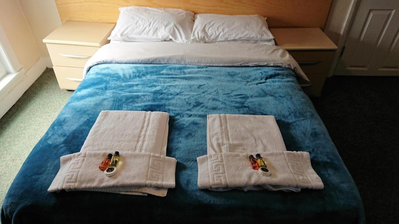 Howden The Wellington Hotel מראה חיצוני תמונה