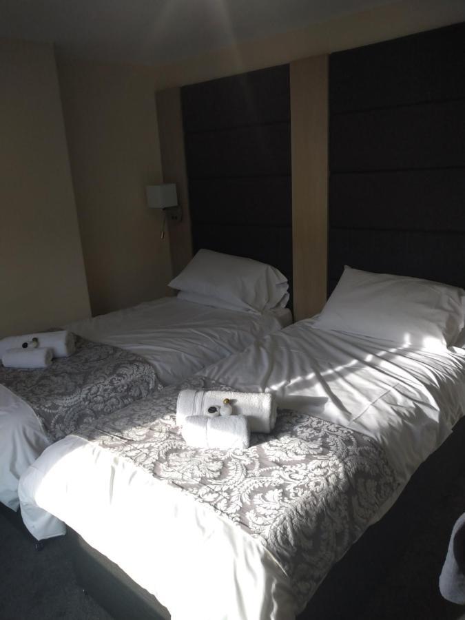 Howden The Wellington Hotel מראה חיצוני תמונה